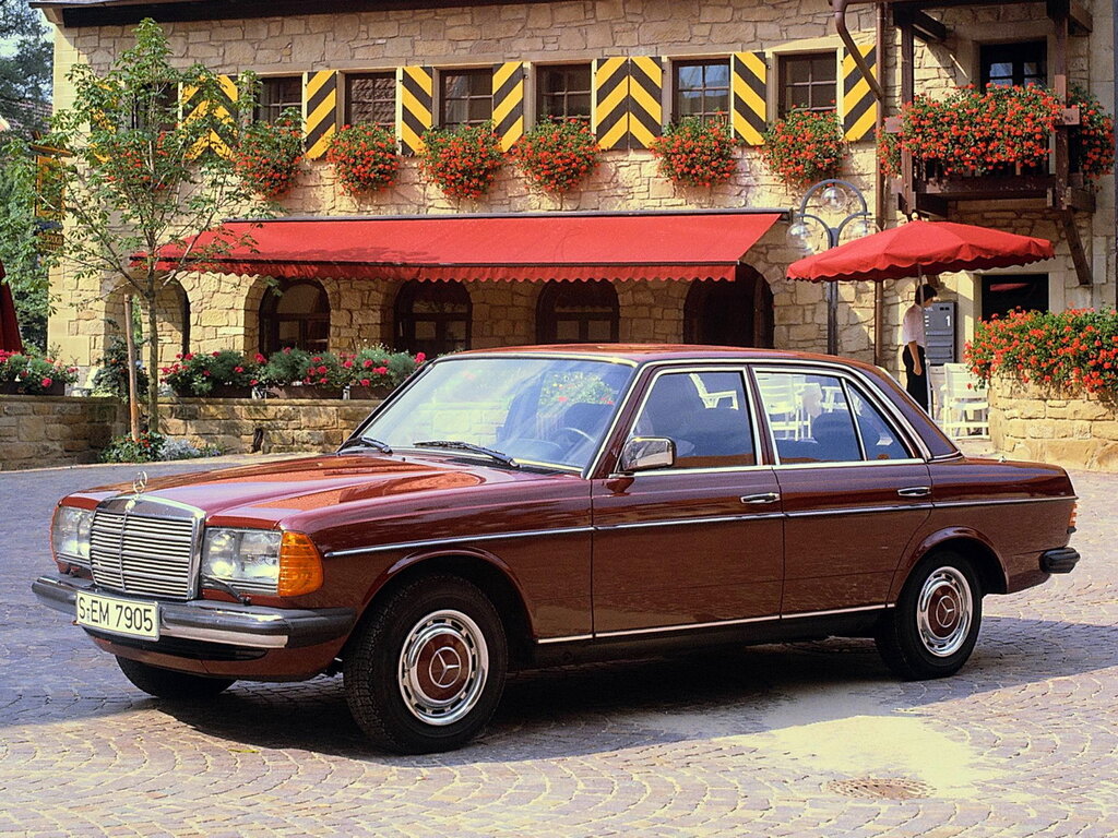 Mercedes-Benz W123 (W123.020, W123.023, W123.026, W123.030, W123.033, W123.120, W123.123, W123.126, W123.130, W123.220, W123.223) 1 поколение, седан (11.1975 - 12.1985)